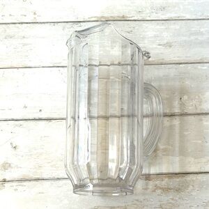 Restaurant Style Clear Plastic Extra Large Drink Pitcher 11in Tall 2.5 Liters
